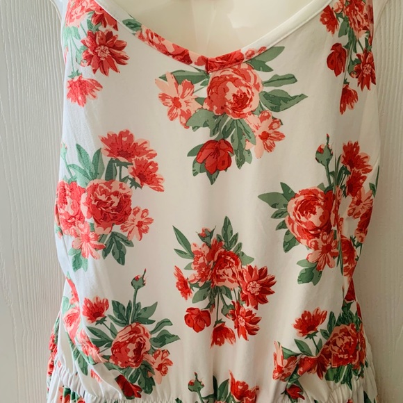 Sleeveless Floral Print Romper - Picture 4 of 8